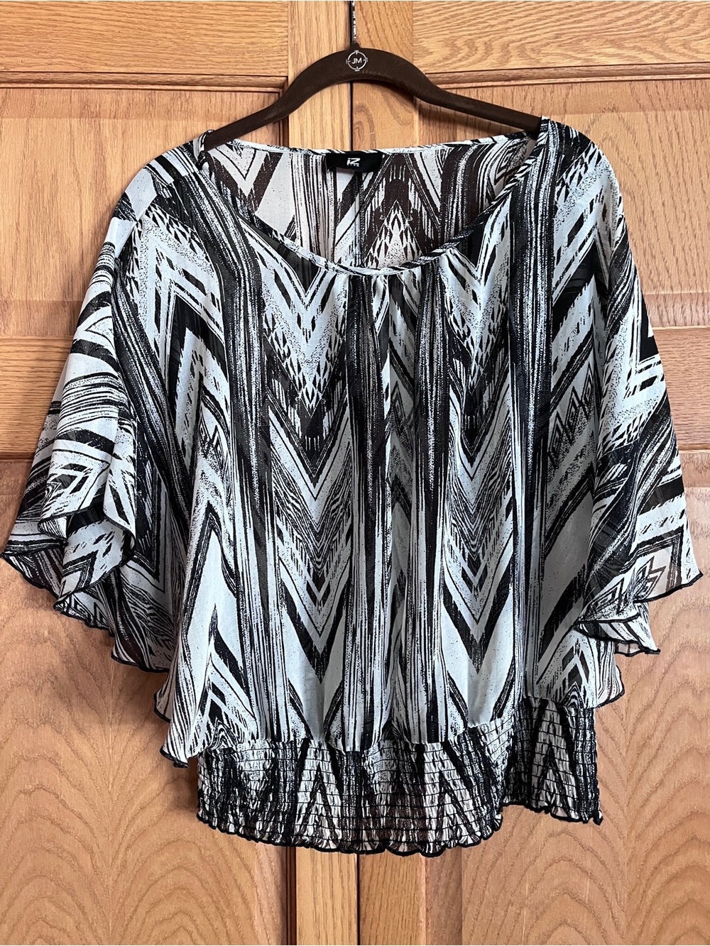 Flowy Black & White Geometric Women’s Top